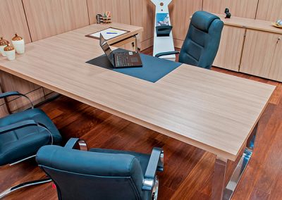 Mesa de Escritório e Ambientes Corporativos