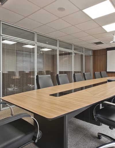 Mesa grande de reunião